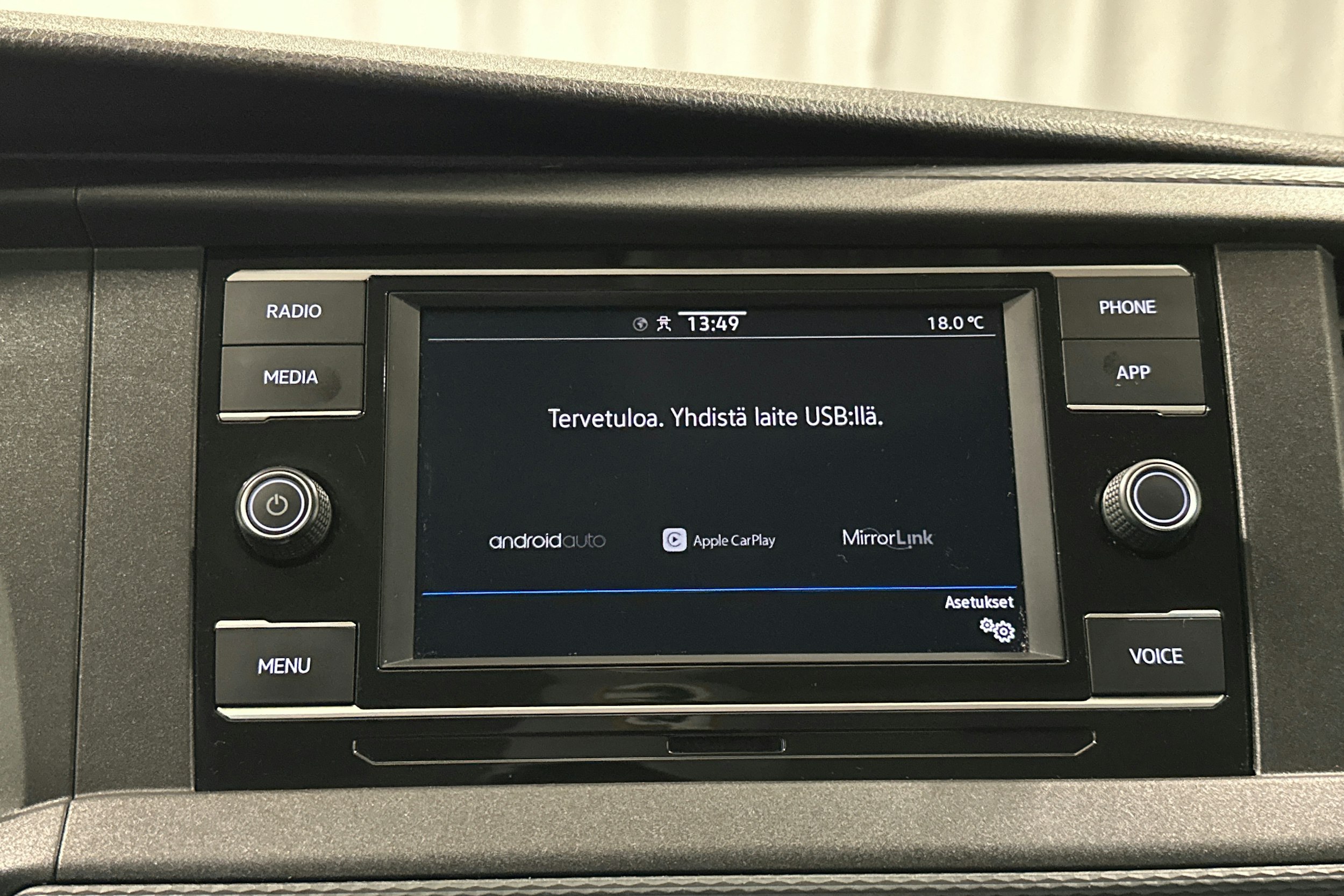 valkoinen Volkswagen Caravelle 2020 kuva 23.