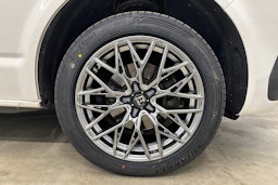 valkoinen Volkswagen Caravelle 2020 kuva 9.