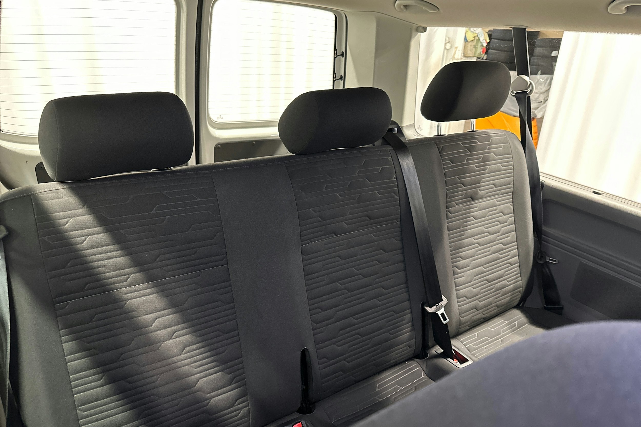 valkoinen Volkswagen Caravelle 2020 kuva 12.