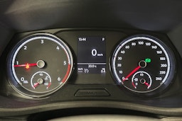 valkoinen Volkswagen Caravelle 2020 kuva 16.