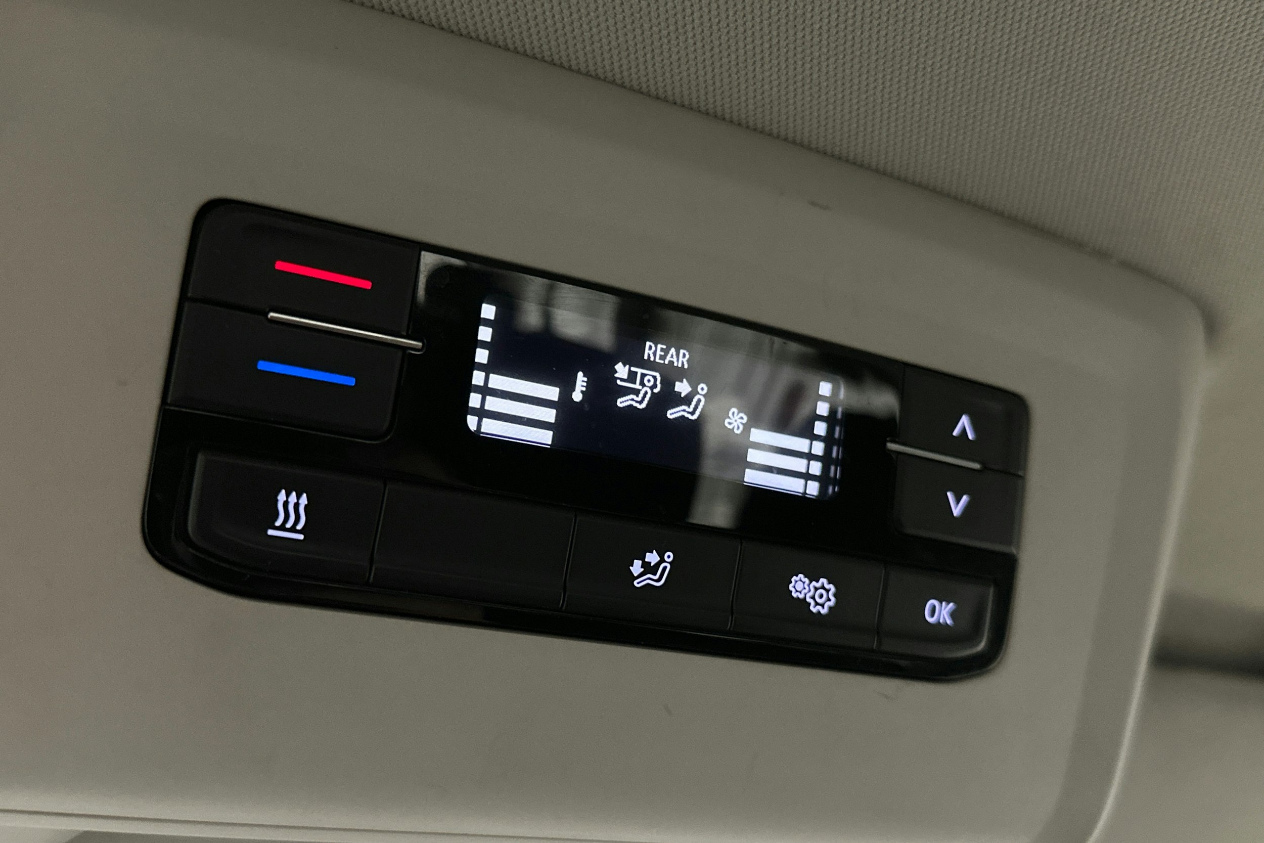 valkoinen Volkswagen Caravelle 2020 kuva 21.