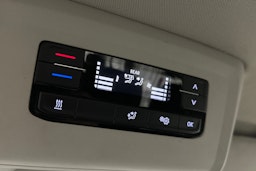 valkoinen Volkswagen Caravelle 2020 kuva 21.