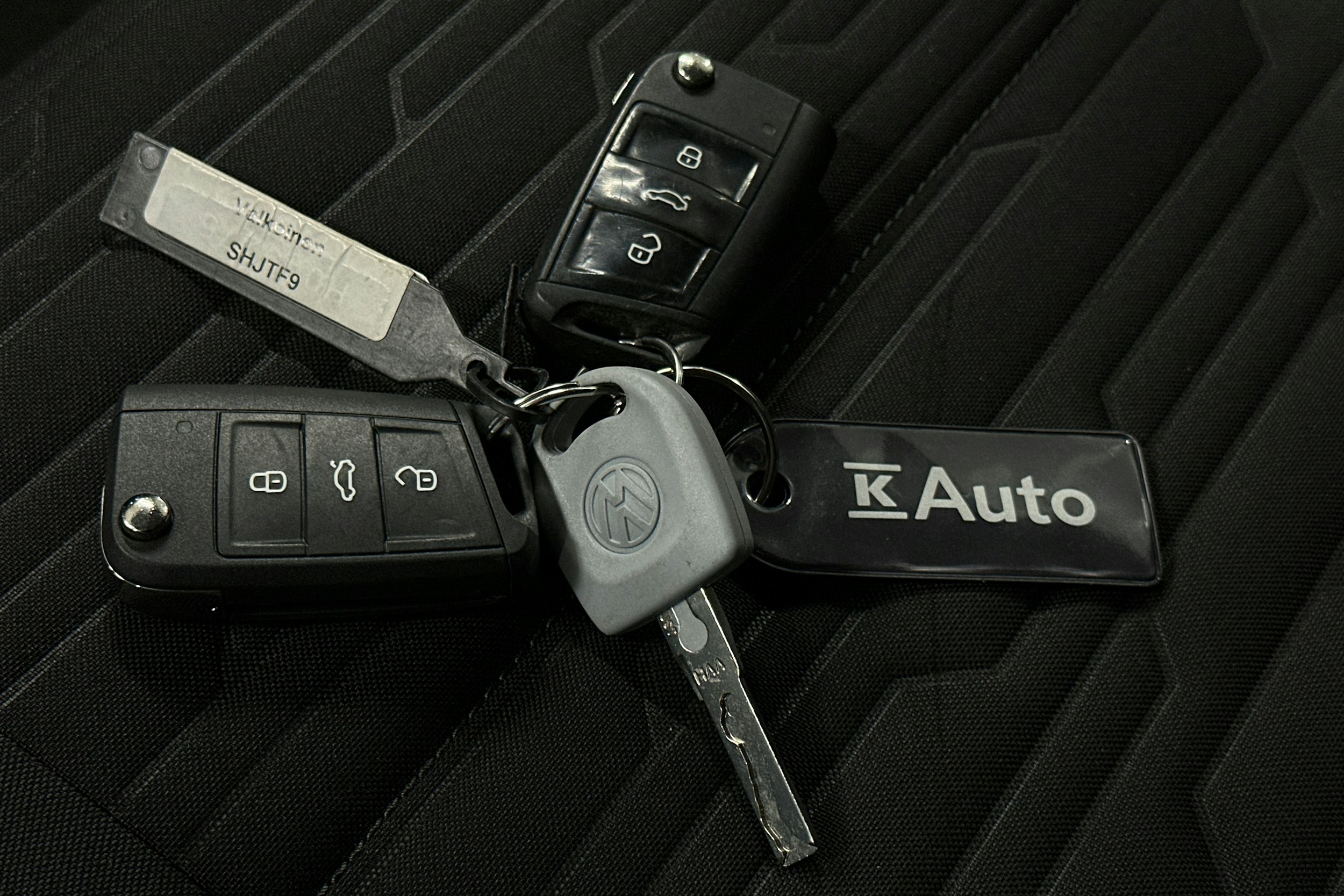 valkoinen Volkswagen Caravelle 2020 kuva 22.