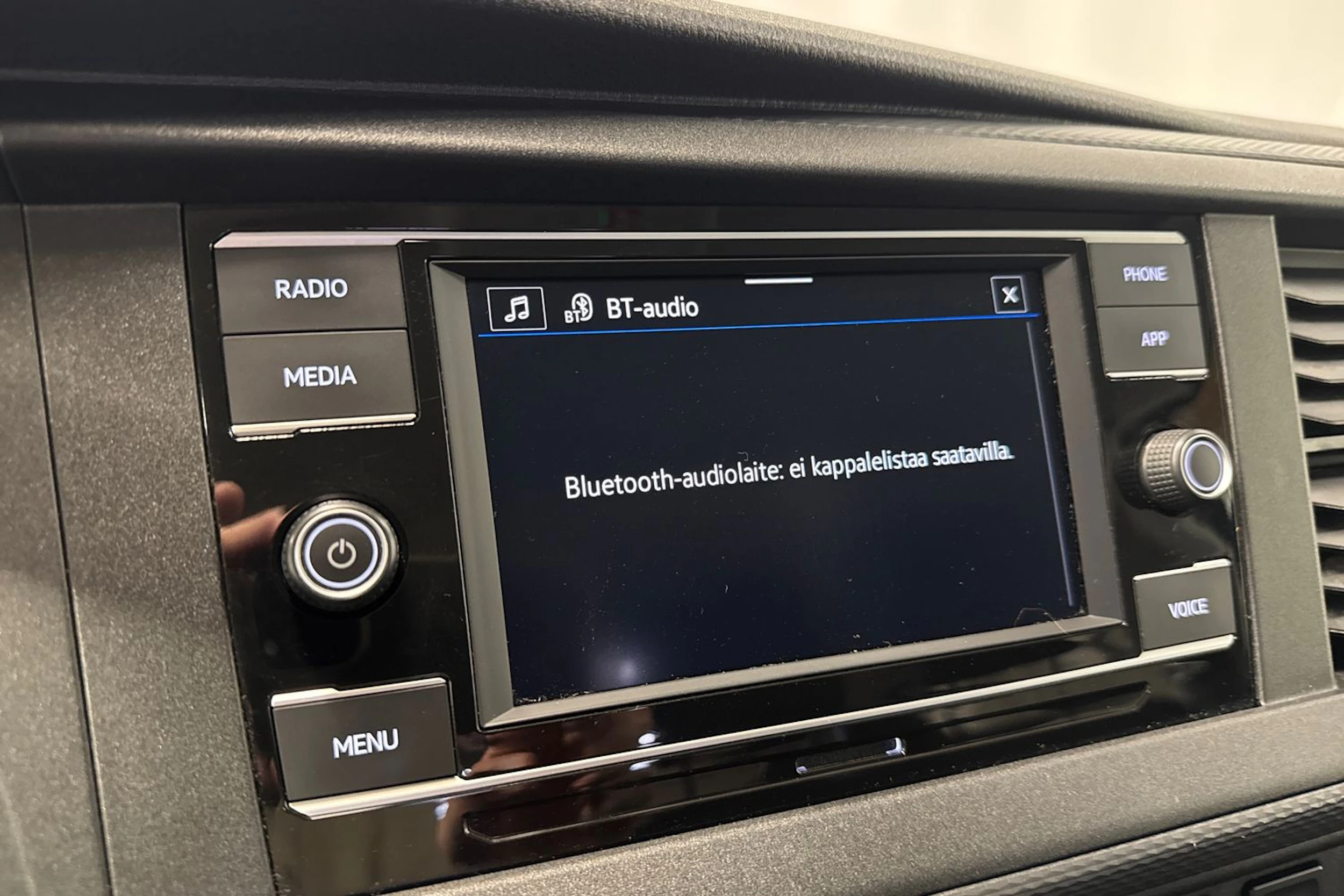 sininen Volkswagen Caravelle 2020 kuva 22.