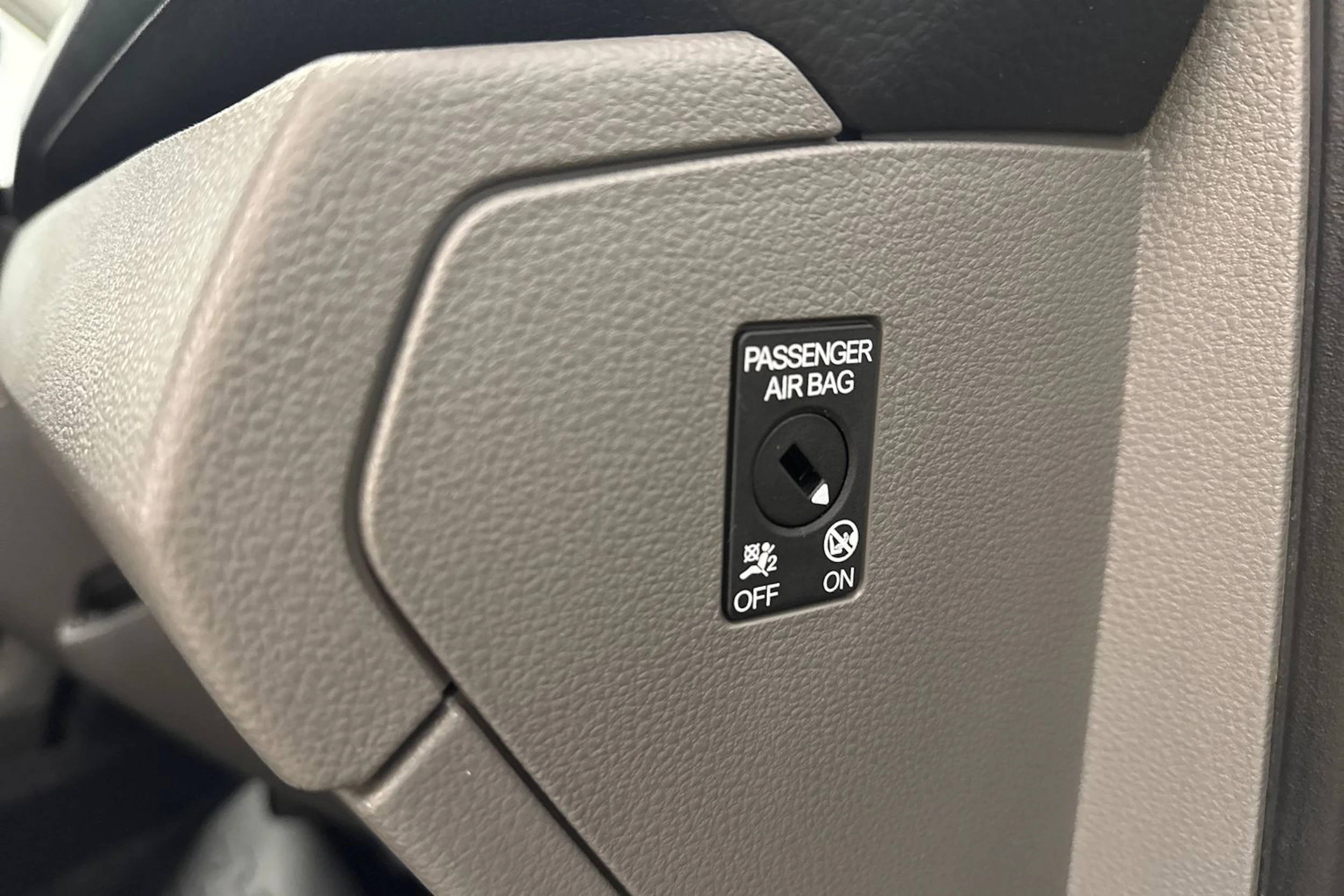 sininen Volkswagen Caravelle 2020 kuva 30.