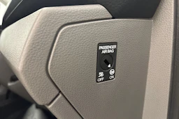 sininen Volkswagen Caravelle 2020 kuva 30.