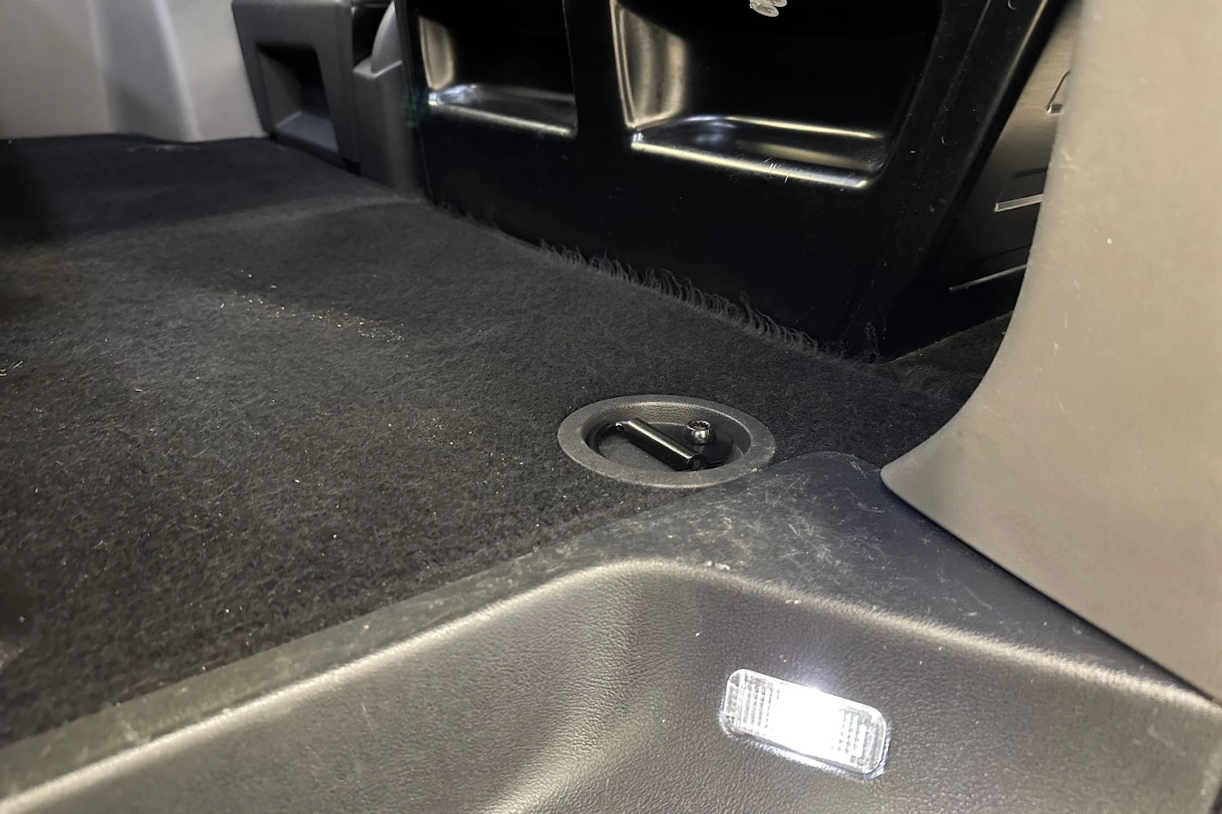 sininen Volkswagen Caravelle 2020 kuva 35.