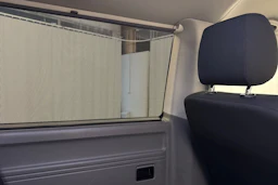 sininen Volkswagen Caravelle 2020 kuva 36.