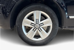 musta Volkswagen Caravelle 2020 kuva 11.
