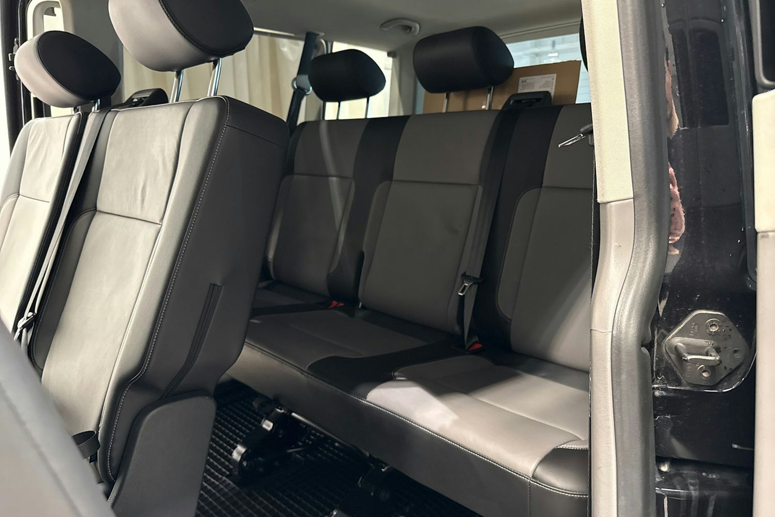 musta Volkswagen Caravelle 2020 kuva 20.