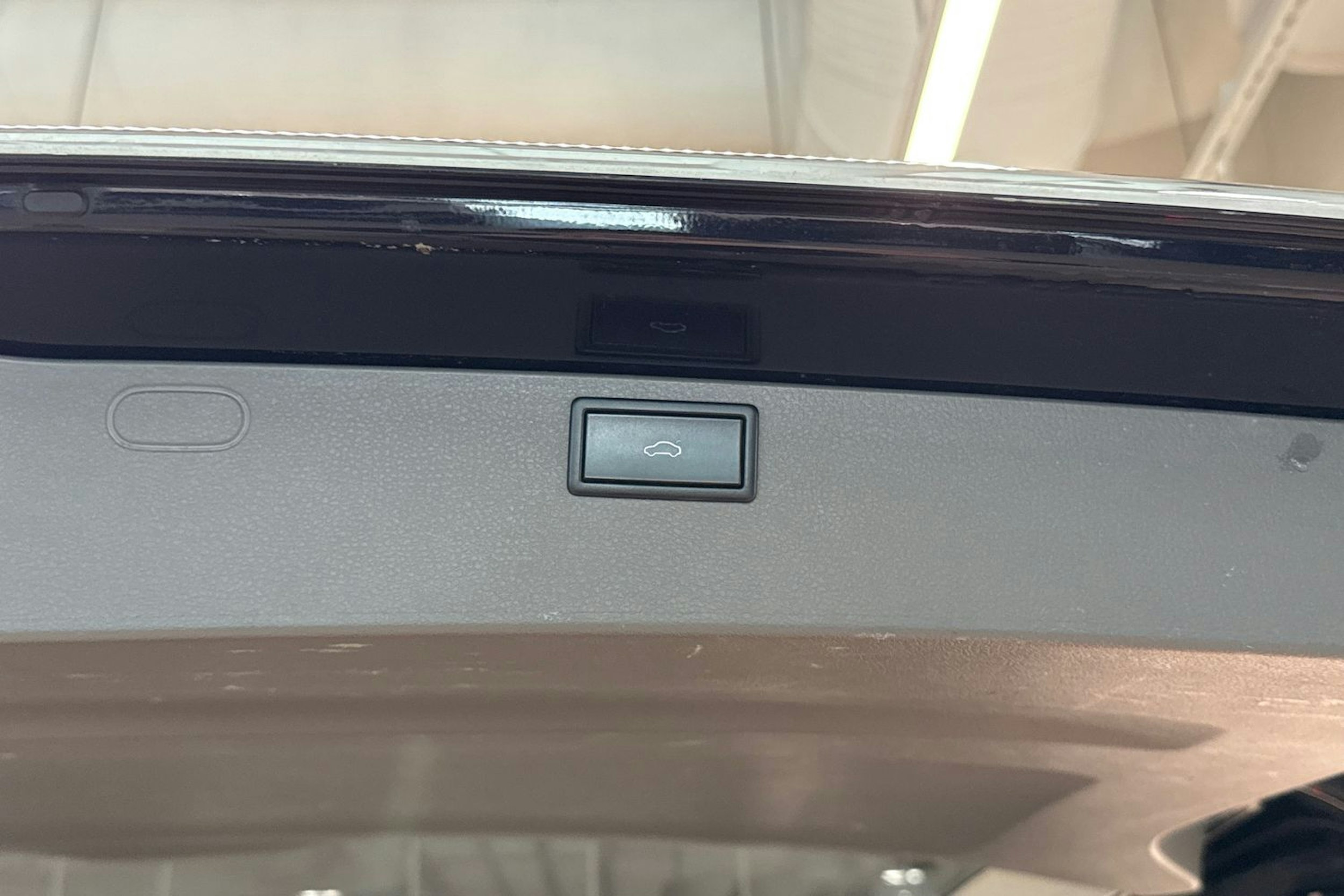 musta Volkswagen Caravelle 2020 kuva 22.