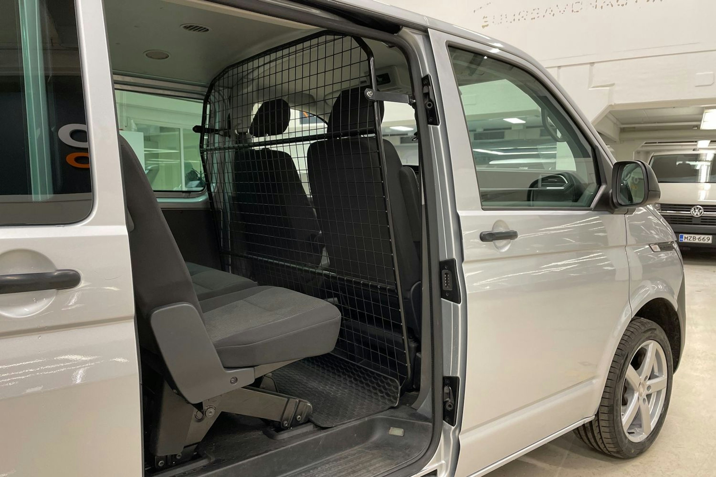 hopea Volkswagen Caravelle 2020 kuva 17.