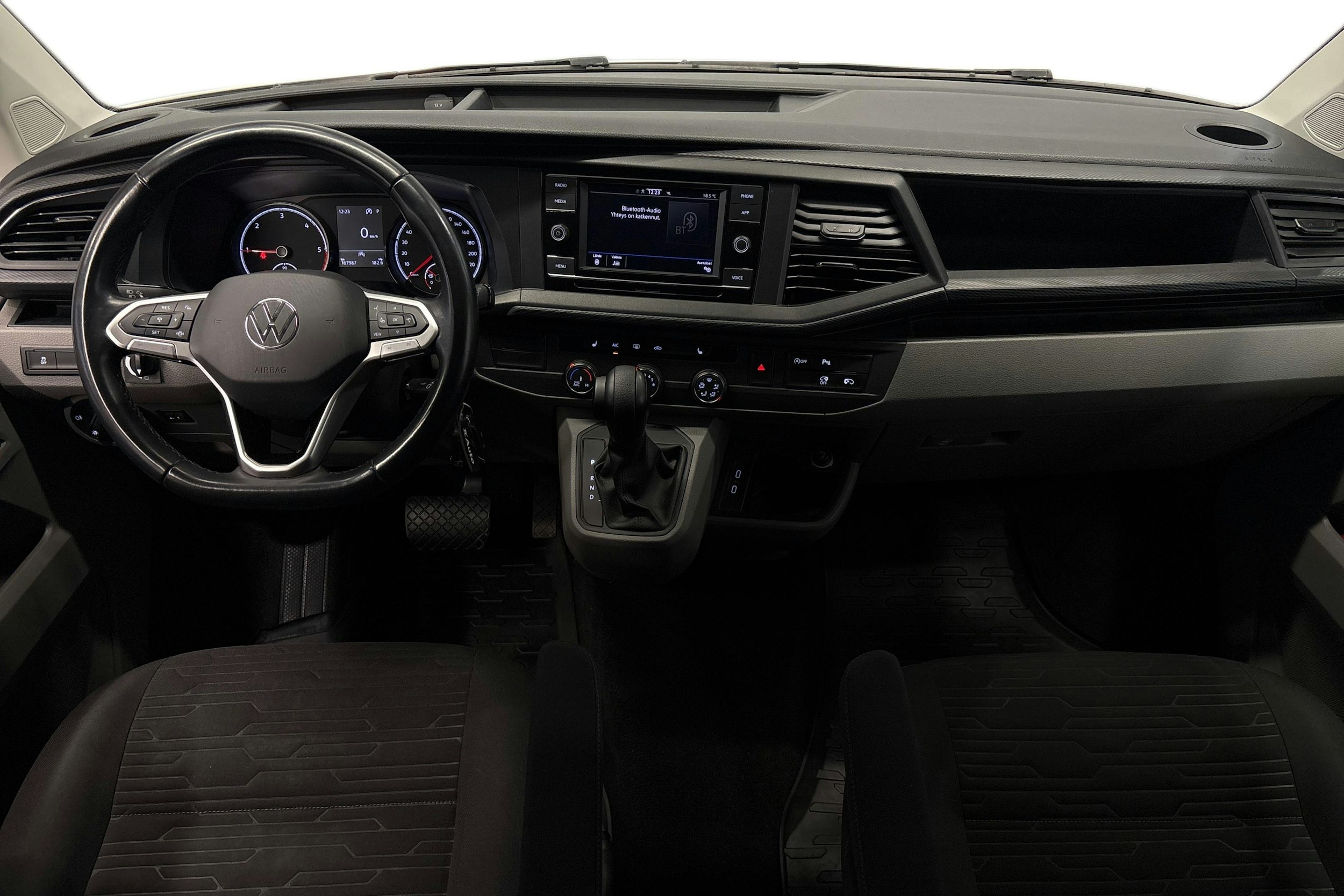 valkoinen Volkswagen Caravelle 2021 kuva 7.