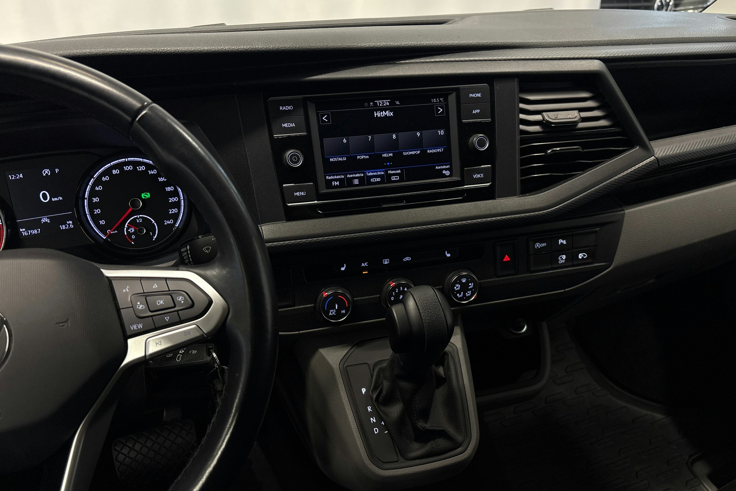 valkoinen Volkswagen Caravelle 2021 kuva 13.