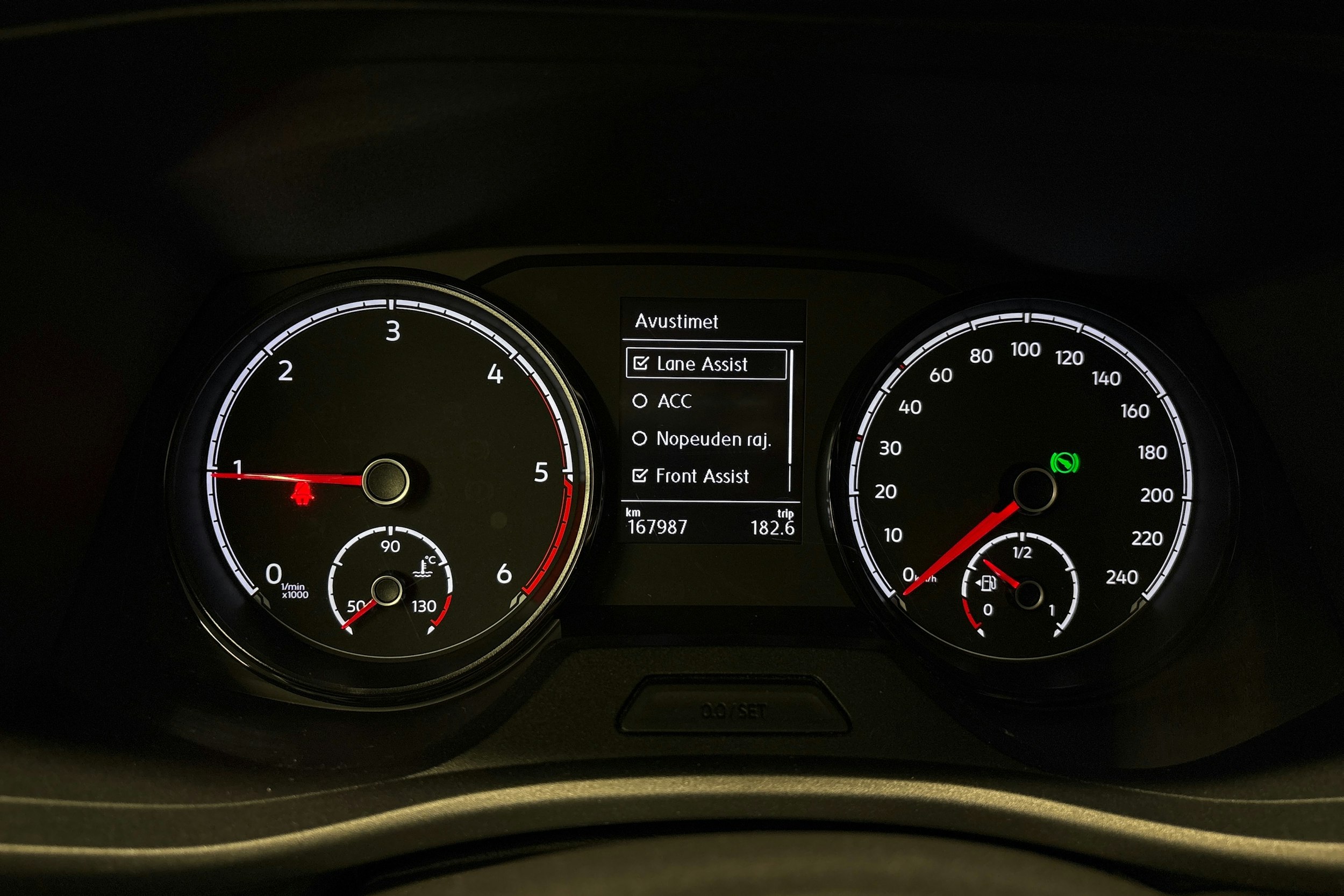 valkoinen Volkswagen Caravelle 2021 kuva 15.