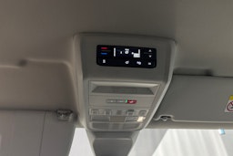 valkoinen Volkswagen Caravelle 2021 kuva 16.