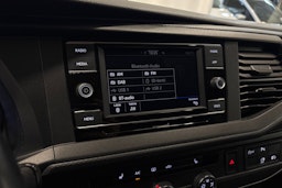 valkoinen Volkswagen Caravelle 2021 kuva 18.