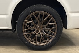 valkoinen Volkswagen Caravelle 2021 kuva 24.