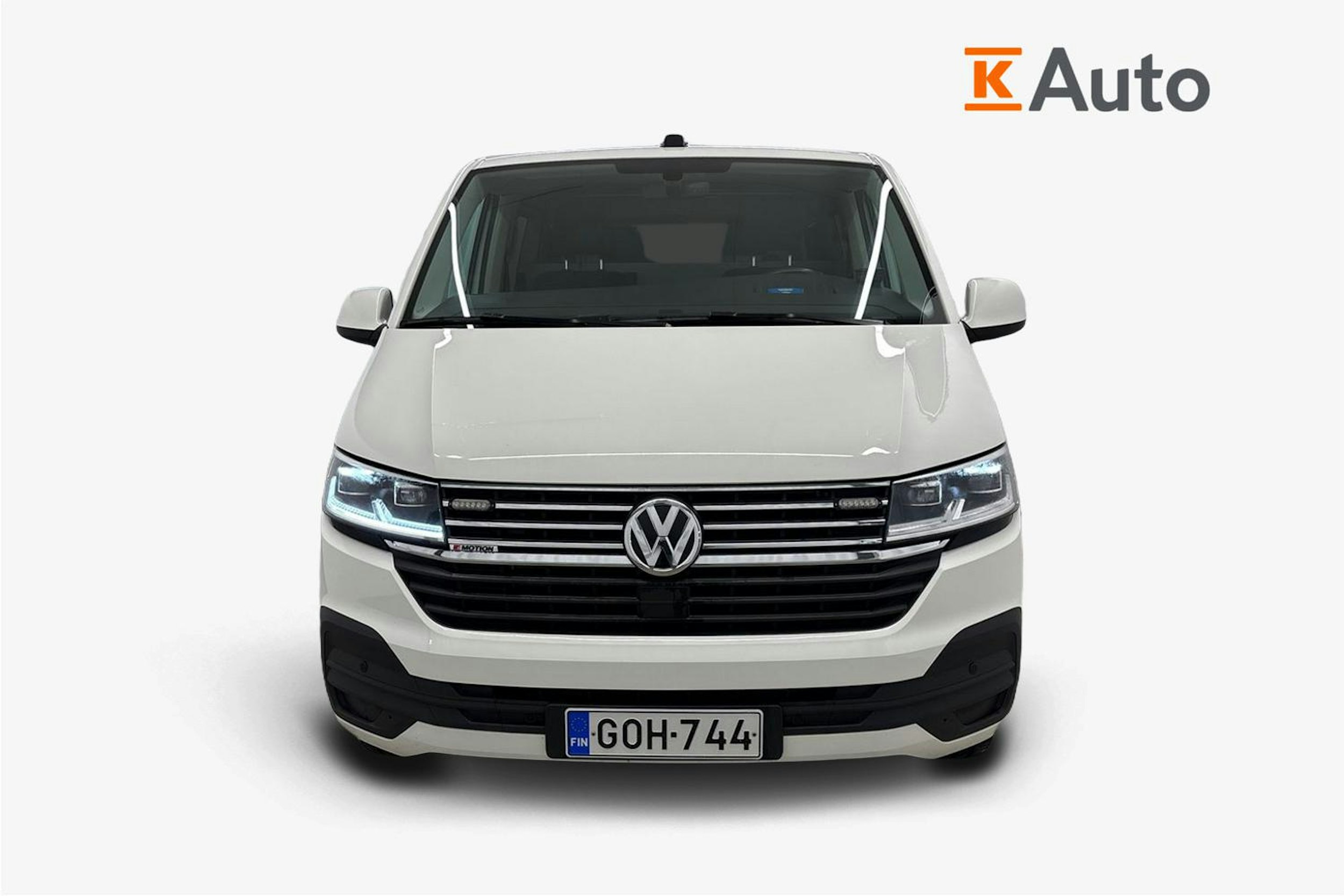 valkoinen Volkswagen Caravelle 2021 kuva 5.