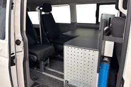 valkoinen Volkswagen Caravelle 2021 kuva 10.