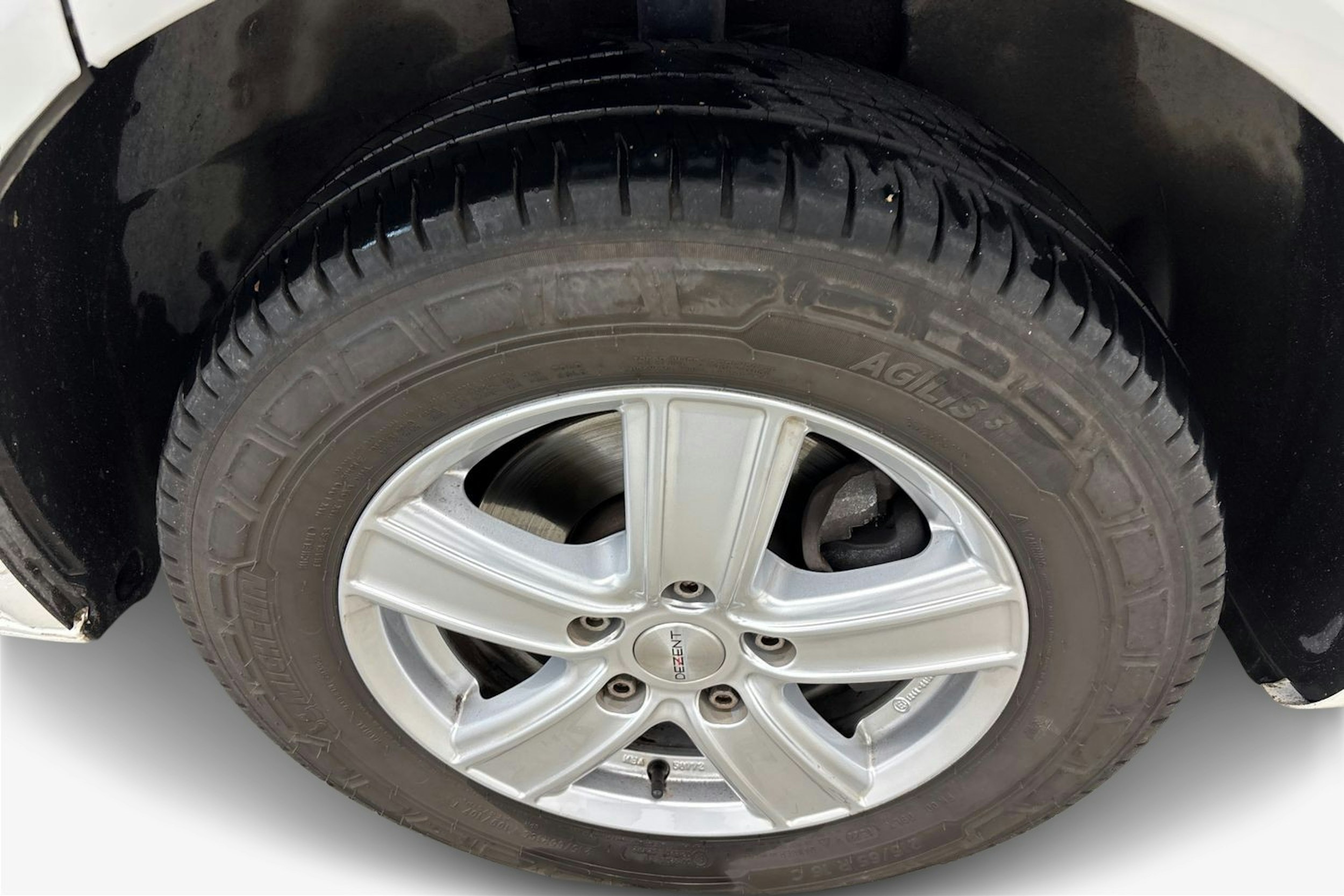 valkoinen Volkswagen Caravelle 2021 kuva 11.