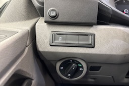 valkoinen Volkswagen Caravelle 2021 kuva 16.