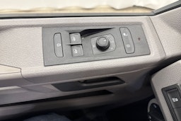 valkoinen Volkswagen Caravelle 2021 kuva 17.