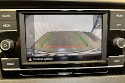 valkoinen Volkswagen Caravelle 2021 kuva 18.