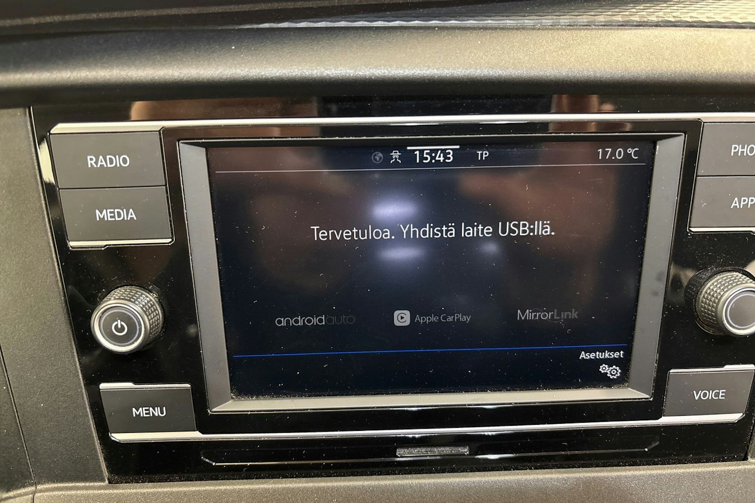 valkoinen Volkswagen Caravelle 2021 kuva 20.