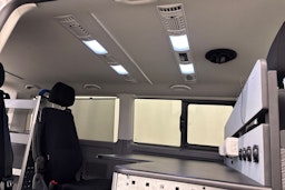 valkoinen Volkswagen Caravelle 2021 kuva 28.