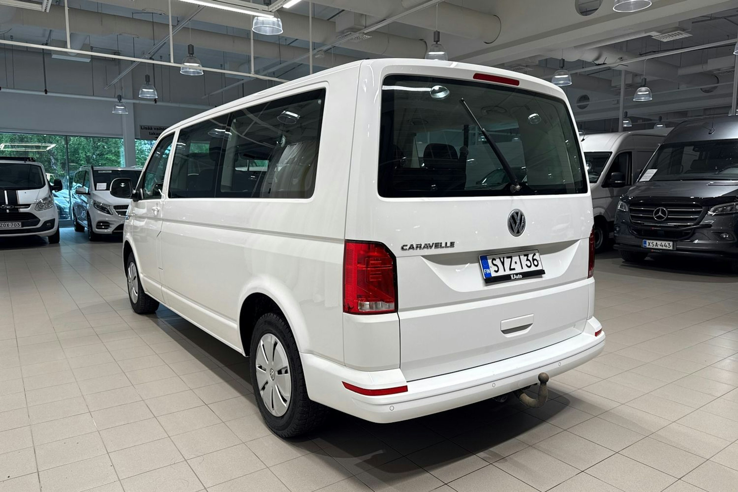 Valkoinen Volkswagen CARAVELLE 2021 kuva 14.