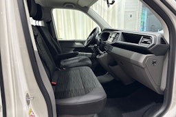 Valkoinen Volkswagen CARAVELLE 2021 kuva 16.