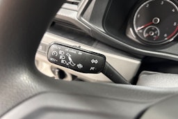 Valkoinen Volkswagen CARAVELLE 2021 kuva 19.