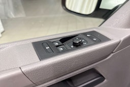 Valkoinen Volkswagen CARAVELLE 2021 kuva 21.
