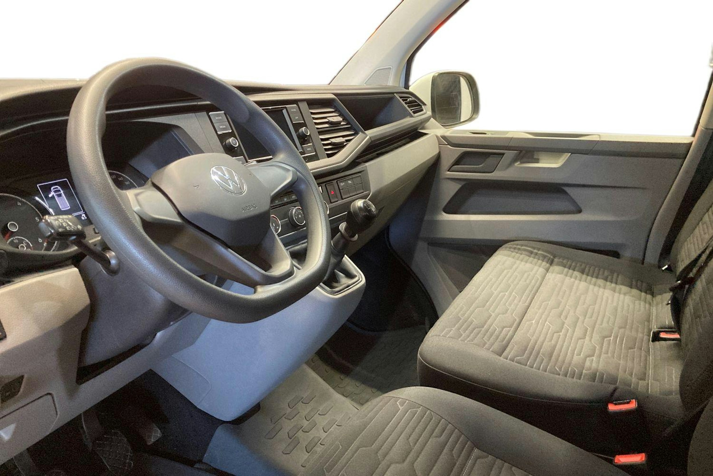 valkoinen Volkswagen Caravelle 2021 kuva 7.