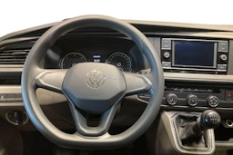 valkoinen Volkswagen Caravelle 2021 kuva 9.