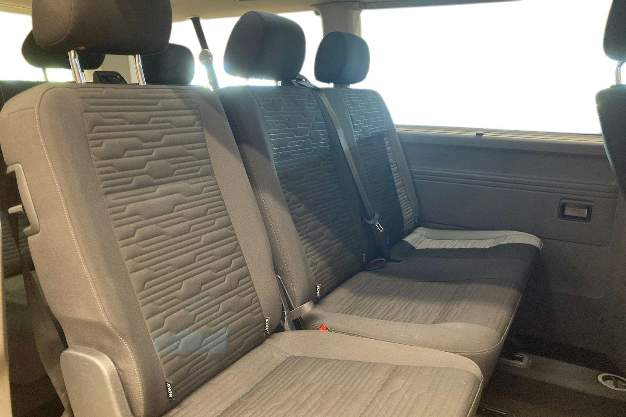 valkoinen Volkswagen Caravelle 2021 kuva 10.