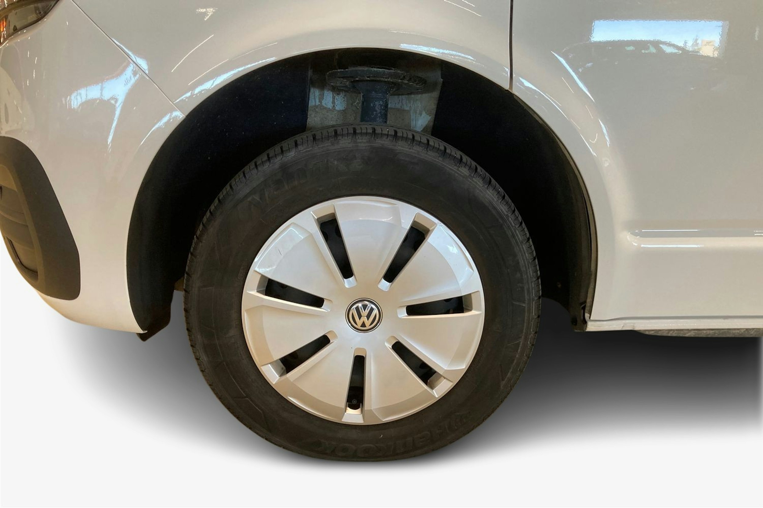 valkoinen Volkswagen Caravelle 2021 kuva 11.