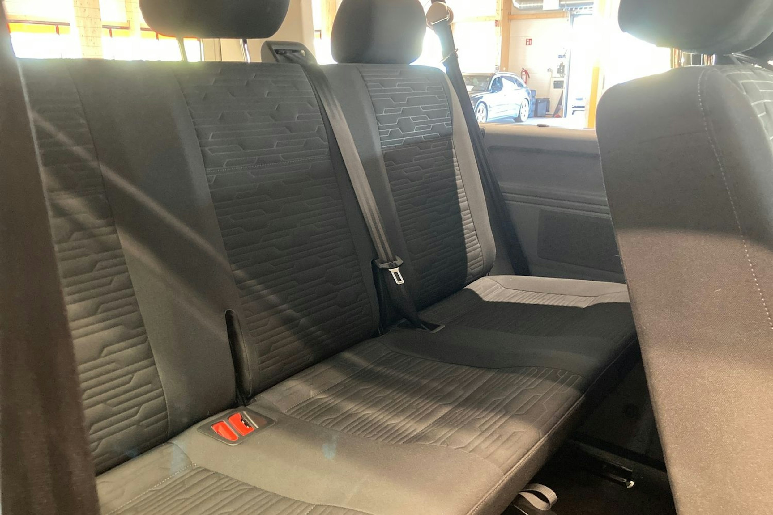 valkoinen Volkswagen Caravelle 2021 kuva 13.