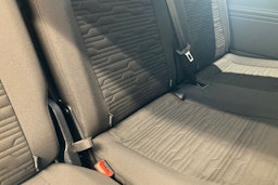 valkoinen Volkswagen Caravelle 2021 kuva 15.