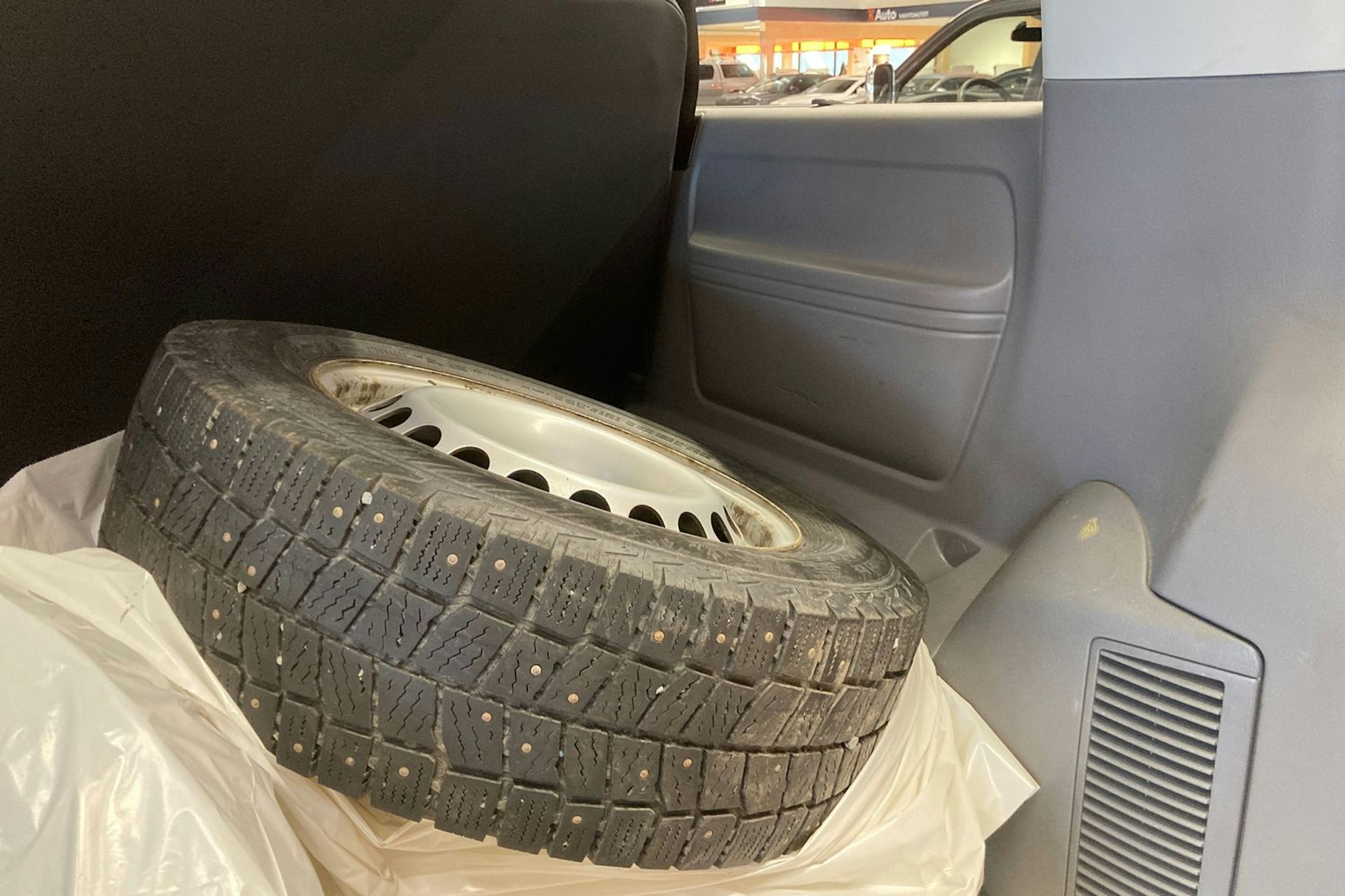 valkoinen Volkswagen Caravelle 2021 kuva 18.