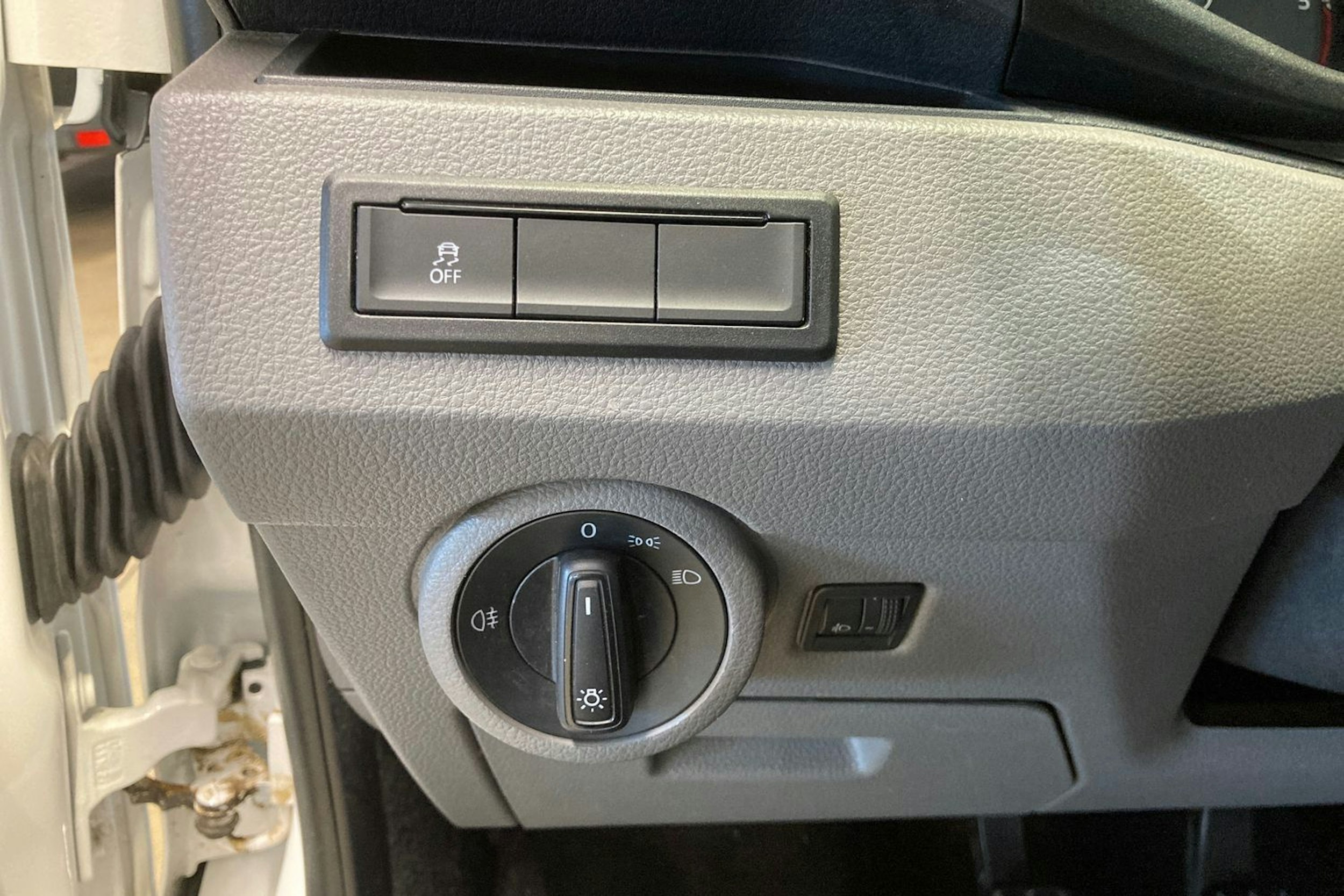 valkoinen Volkswagen Caravelle 2021 kuva 20.