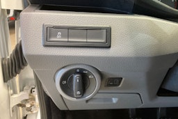 valkoinen Volkswagen Caravelle 2021 kuva 20.