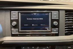 valkoinen Volkswagen Caravelle 2021 kuva 23.