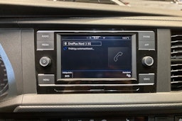 valkoinen Volkswagen Caravelle 2021 kuva 24.