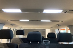 valkoinen Volkswagen Caravelle 2021 kuva 28.