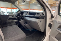 valkoinen Volkswagen Caravelle 2021 kuva 15.