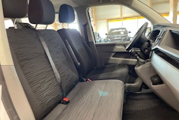 valkoinen Volkswagen Caravelle 2021 kuva 16.