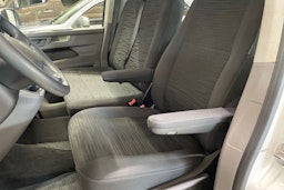 valkoinen Volkswagen Caravelle 2021 kuva 24.