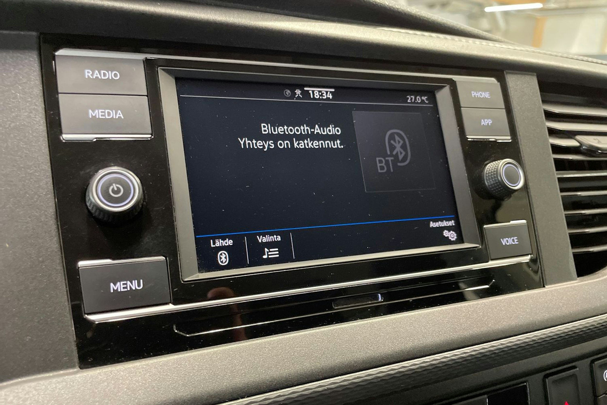 valkoinen Volkswagen Caravelle 2021 kuva 29.